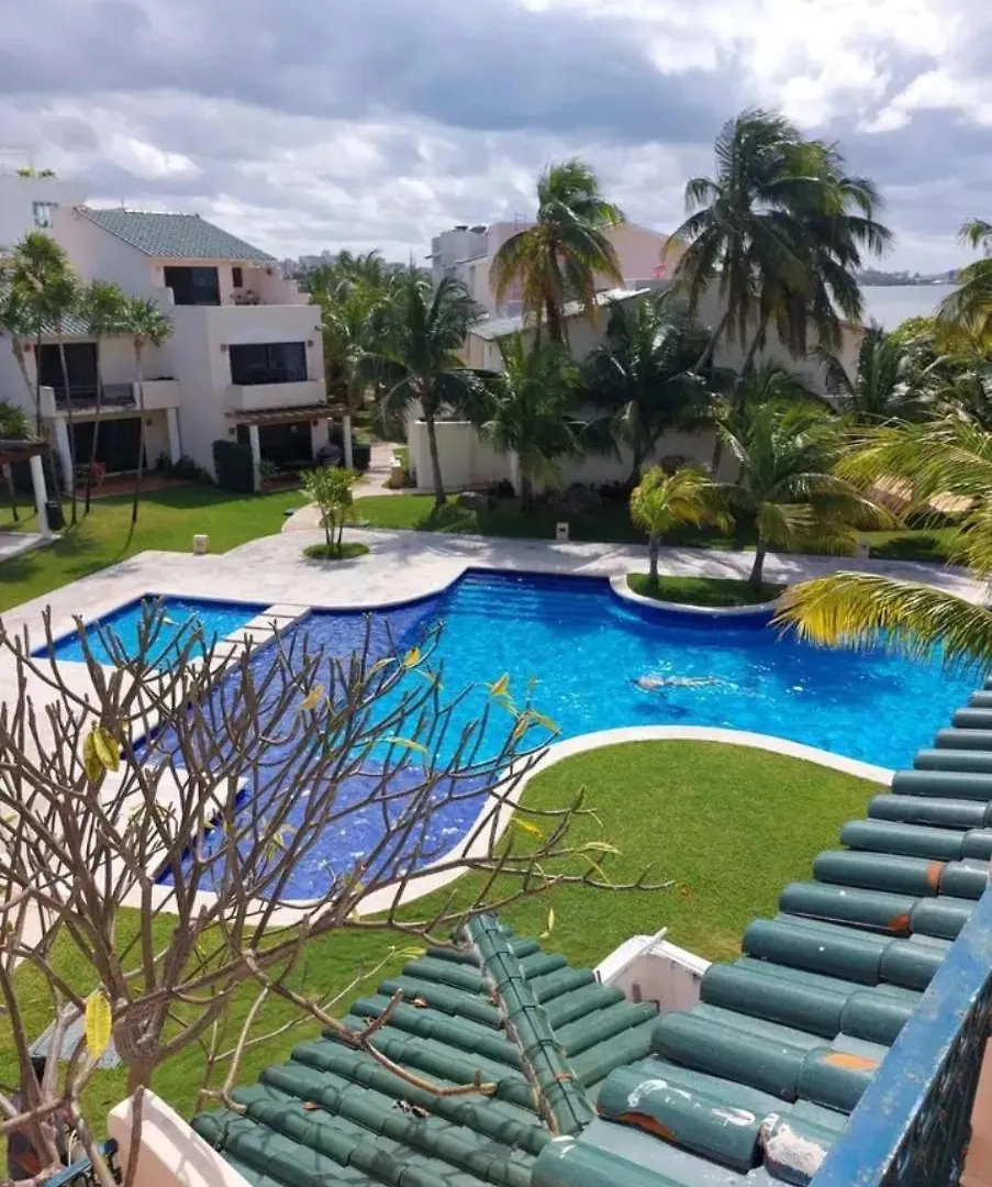 Cancun Isla Dorada